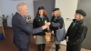 Harcerze z Betlejemskim Światłem Pokoju u Starosty.