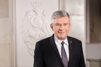 Marszałek Senatu RP Stanisław Karczewski: możemy się spierać, ale szanujmy się wzajemnie.