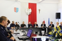Debata społeczna przedstawicieli Policji i samorządu z mieszkańcami powiatu przysuskiego.